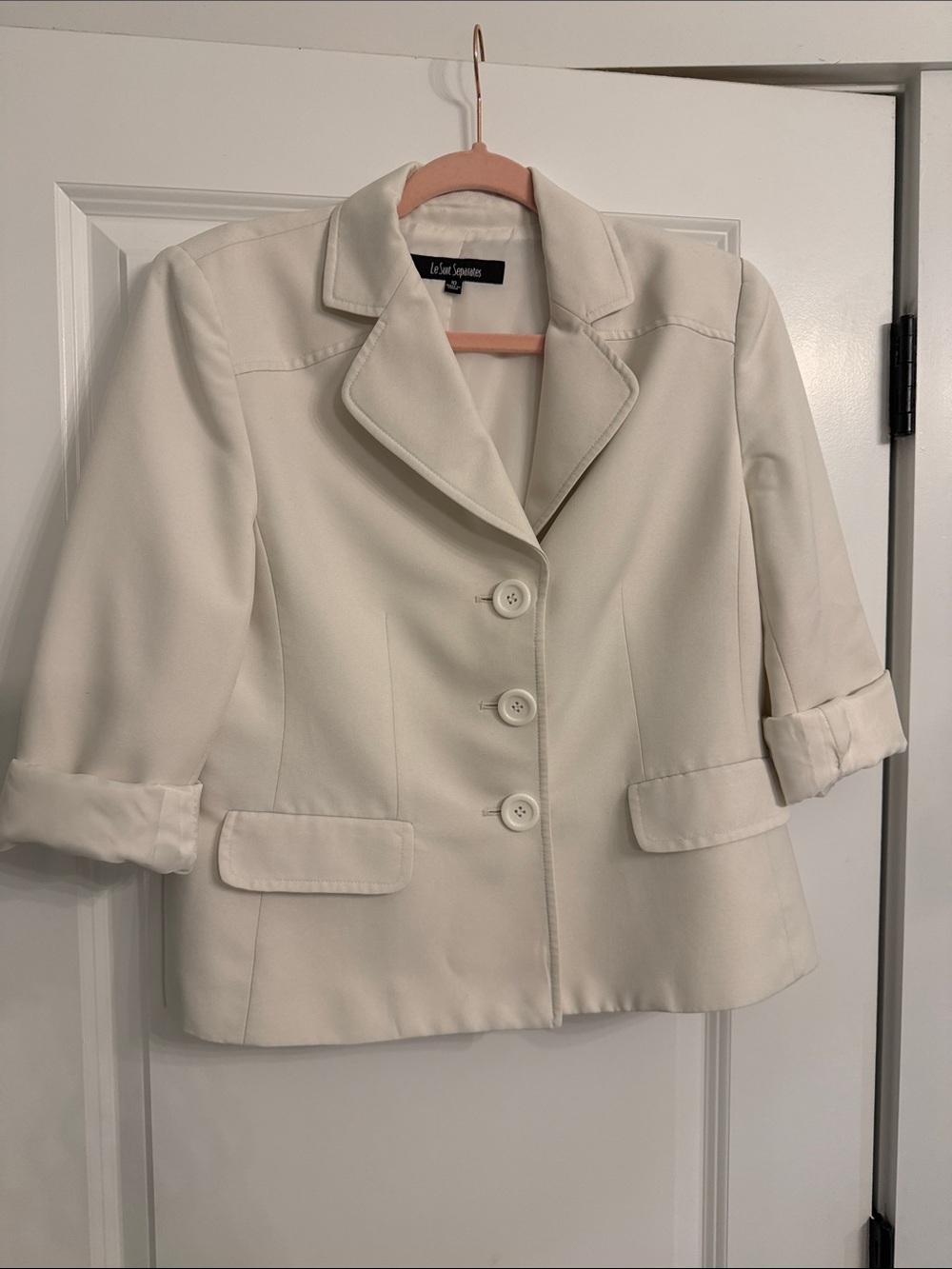 Le Suit Cream Tailored Three-Button Blazer